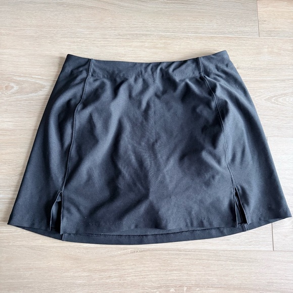 Outdoor Voices Dresses & Skirts - Outdoor Voices Black Skort - Medium